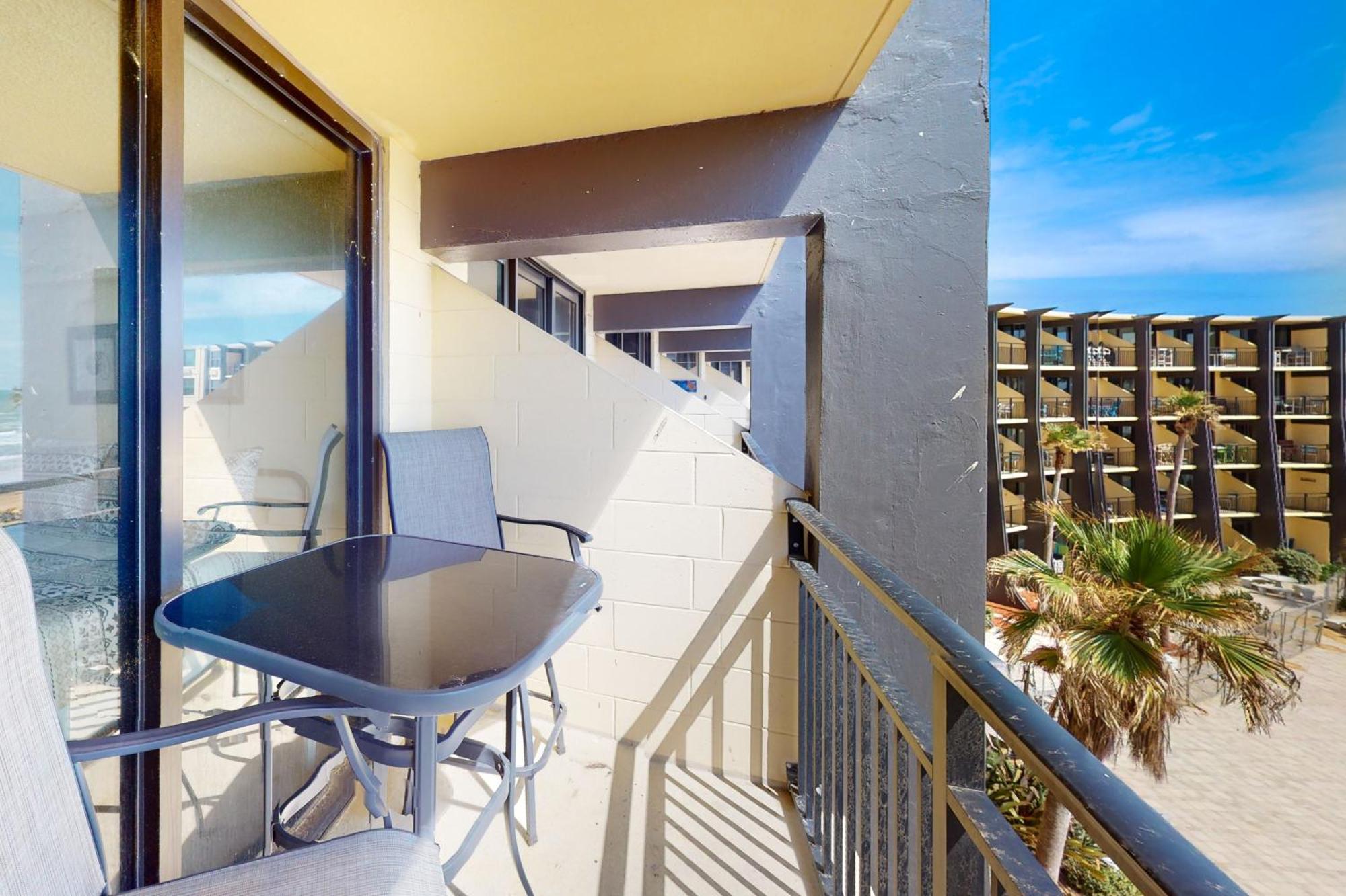 Atlantic Condos By The Beach Daytona Beach Shores Room photo
