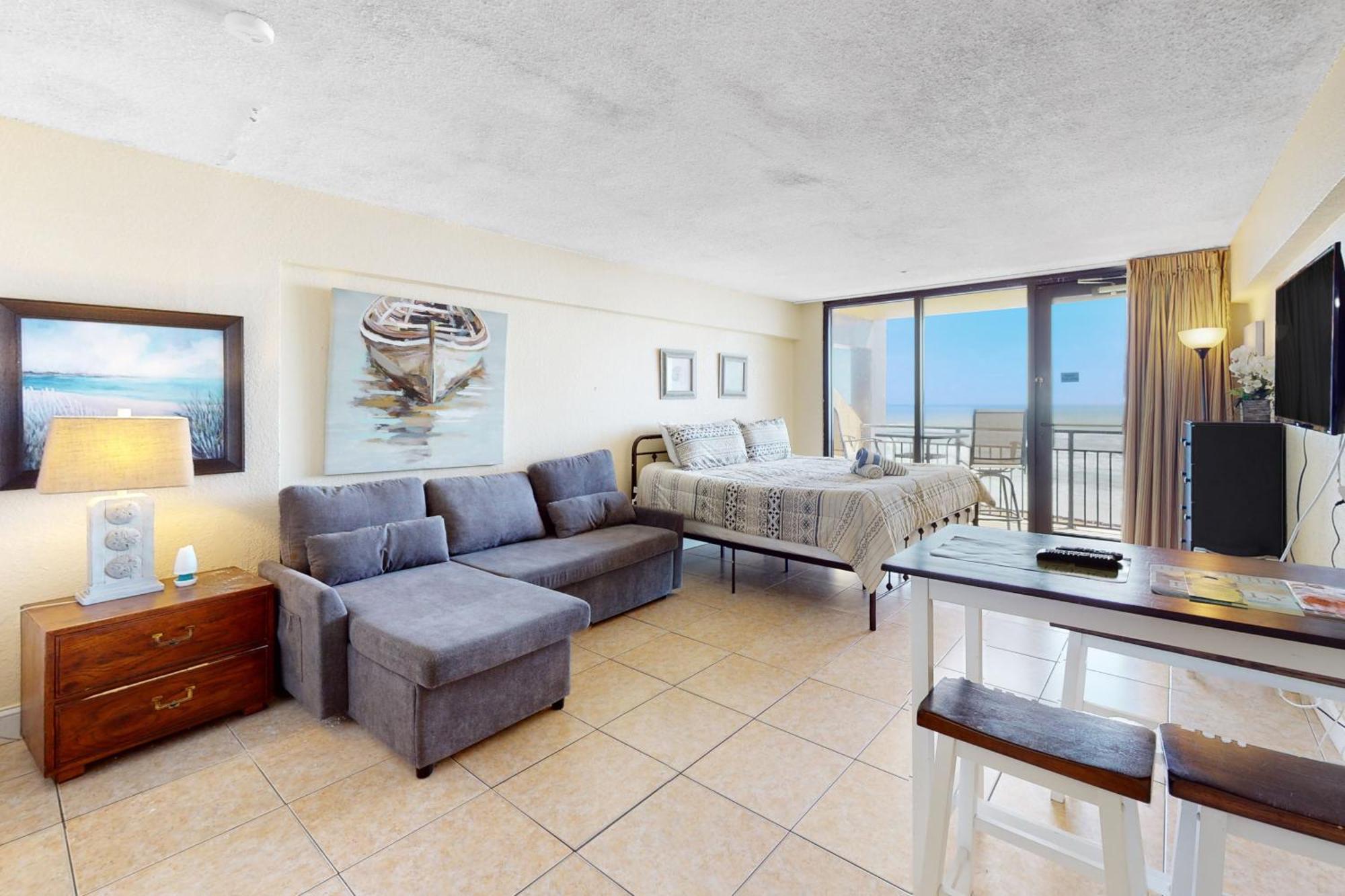 Atlantic Condos By The Beach Daytona Beach Shores Room photo