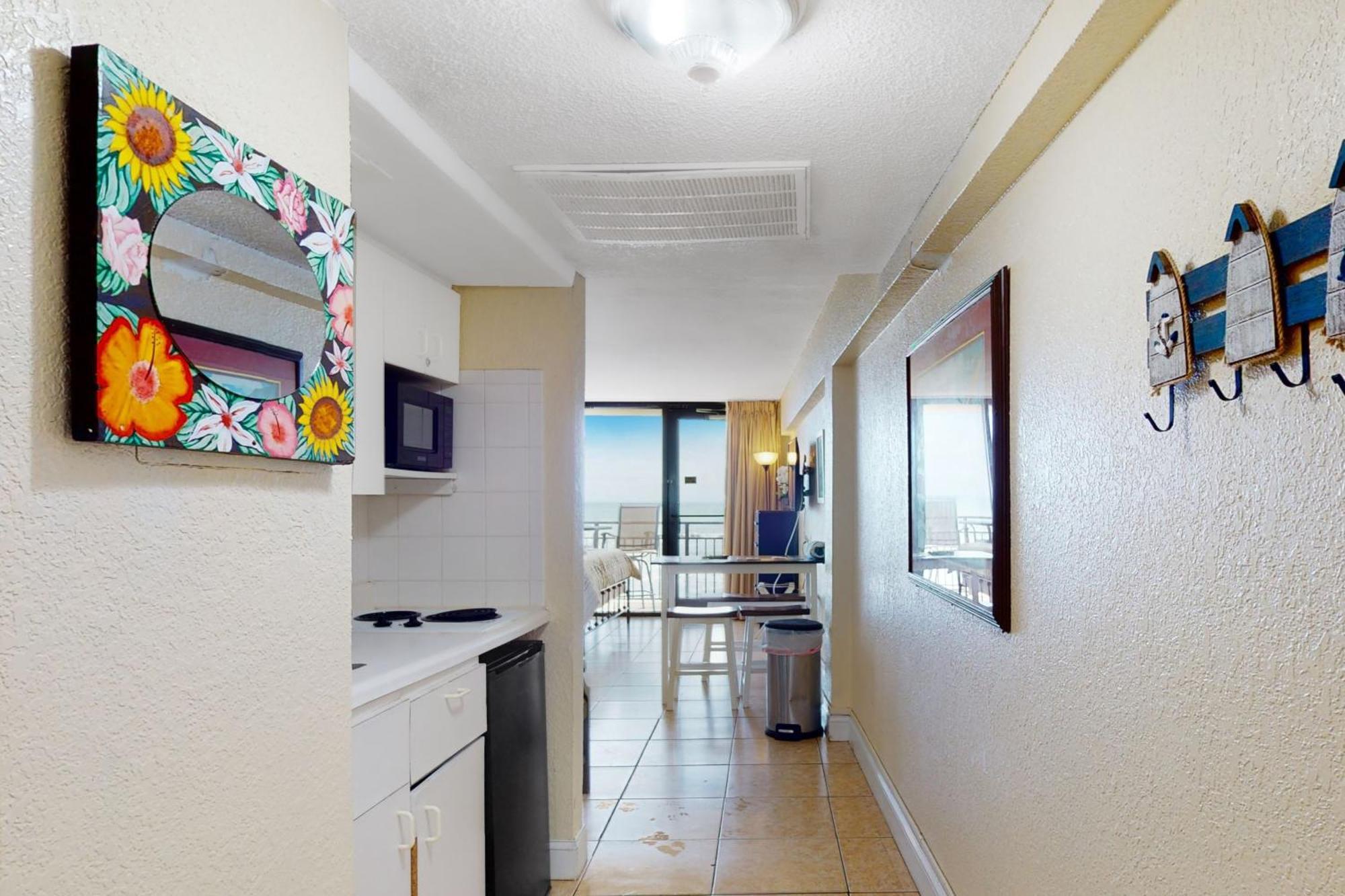 Atlantic Condos By The Beach Daytona Beach Shores Room photo